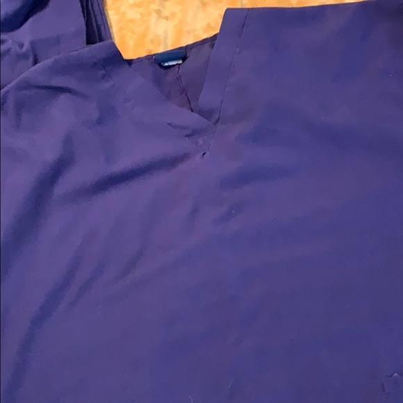 Purple scrub set - Picture 5 of 6